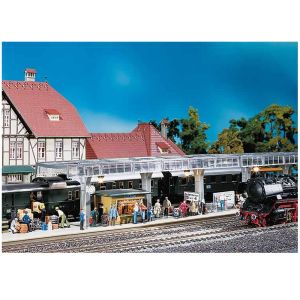 Peron cu acoperis din sticla si accesorii