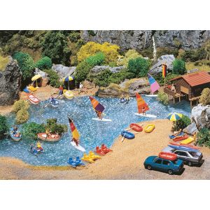 Barci și plăci de surf