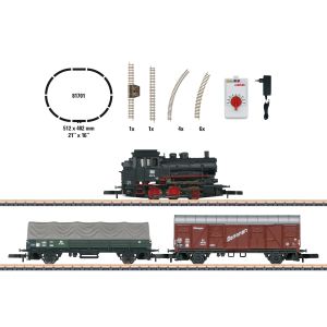 Start set trenulet electric analog Marklin, 1 locomotiva clasa 89 si 2 vagoane marfa , DB, Epoca III, Z(1:220)